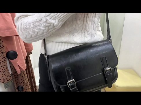 ❤️ Јавна мастурбација младе кучке ФералБерри са дилдом у соби за мерење ❌ Домаћи порно на sr.porn-mz-com.ru ☑